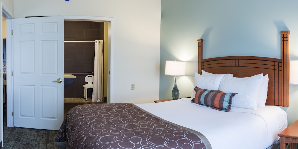 Suite, 1 Bedroom, Accessible (1 Queen, Comm, Mobil Tub) - Photo 2