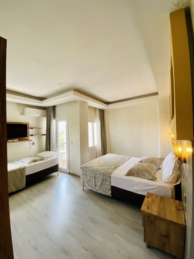 Standard Triple Room, Balcony