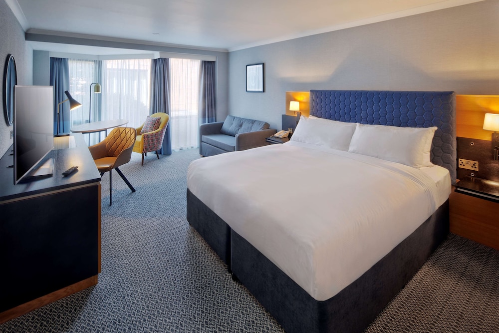 Junior Suite, 1 King Bed - Photo 2