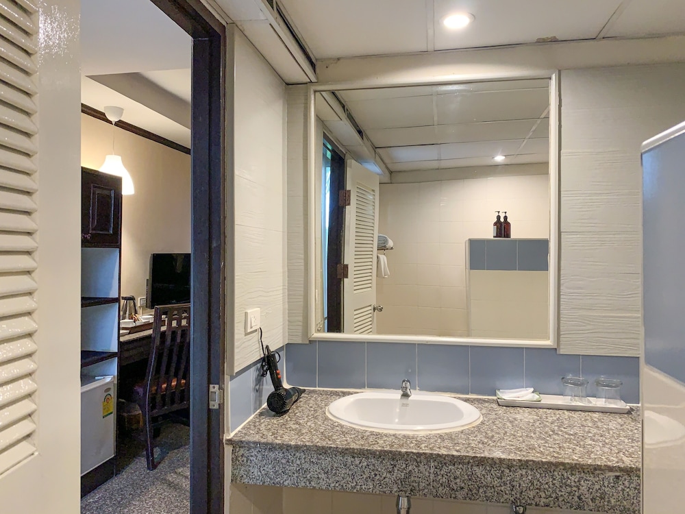 Family Room - Photo 5