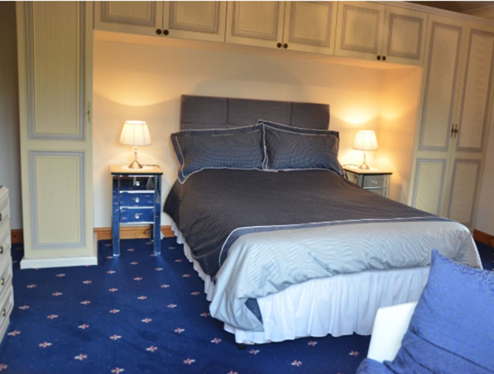 Grey Room photo 2