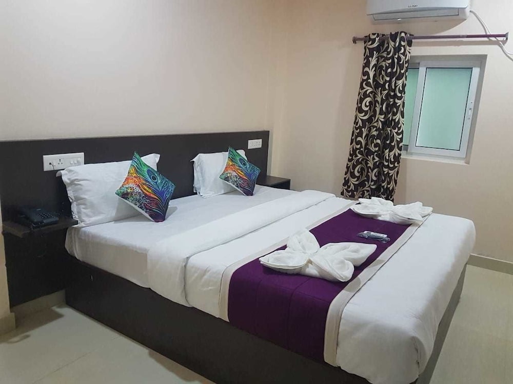 Deluxe Room, City View