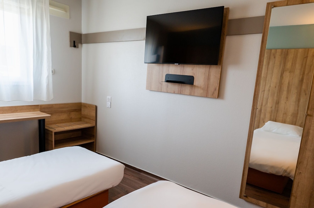 Twin Room, Non Smoking photo 3