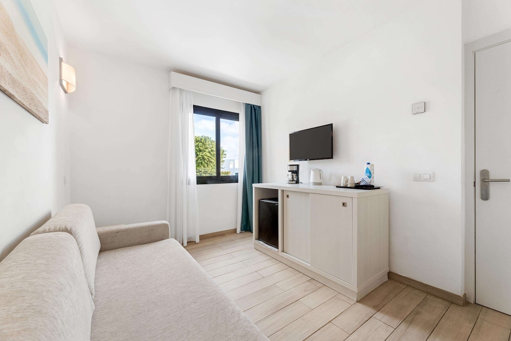 Junior Suite (1 Adult)
