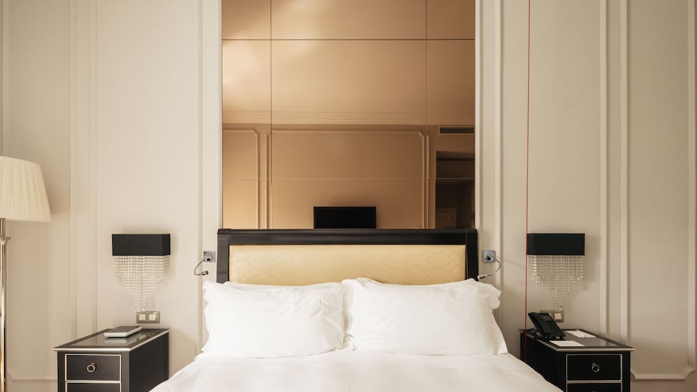 Classic Room, 1 King Bed, Accessible - Photo 6