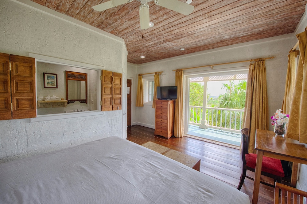 Deluxe Room, 1 King Bed, Garden View