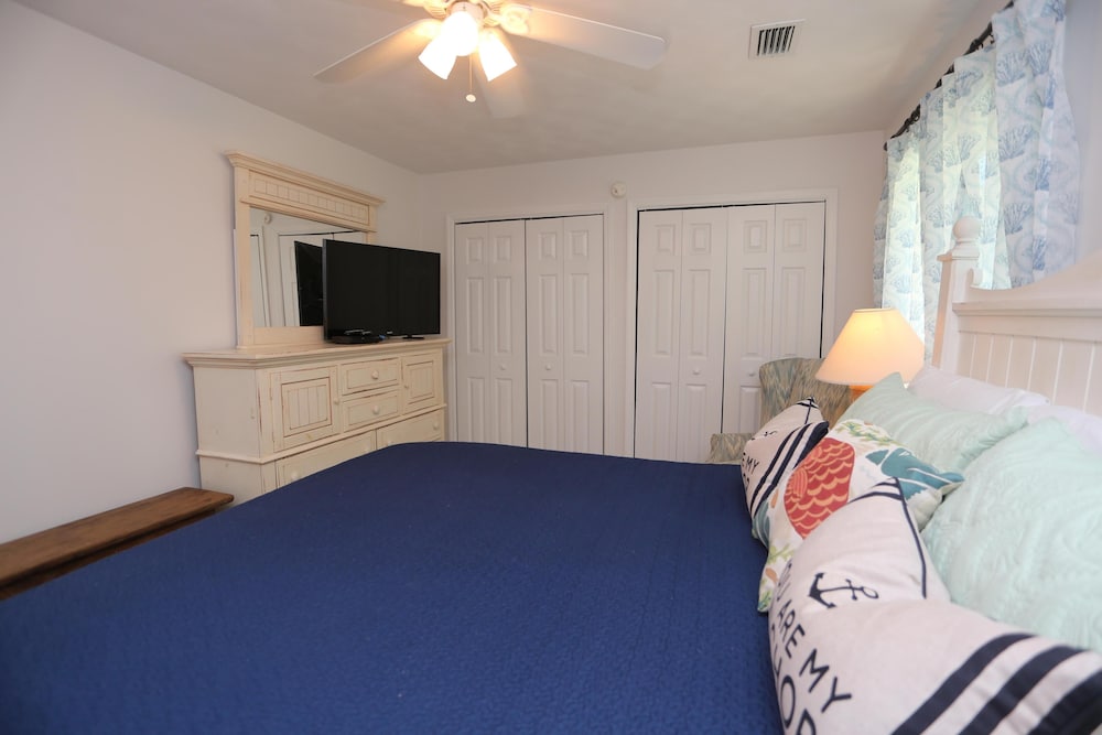 House, Multiple Beds (Latitude Adjustment) photo 3