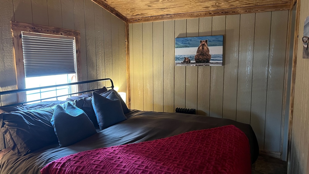 Comfort Cabin, 2 Bedrooms, Lake View