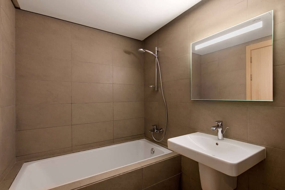 Apartment, 2 Bedrooms, Balcony - Photo 14