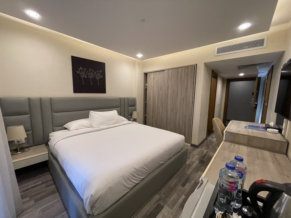 Standard Studio King Apartment