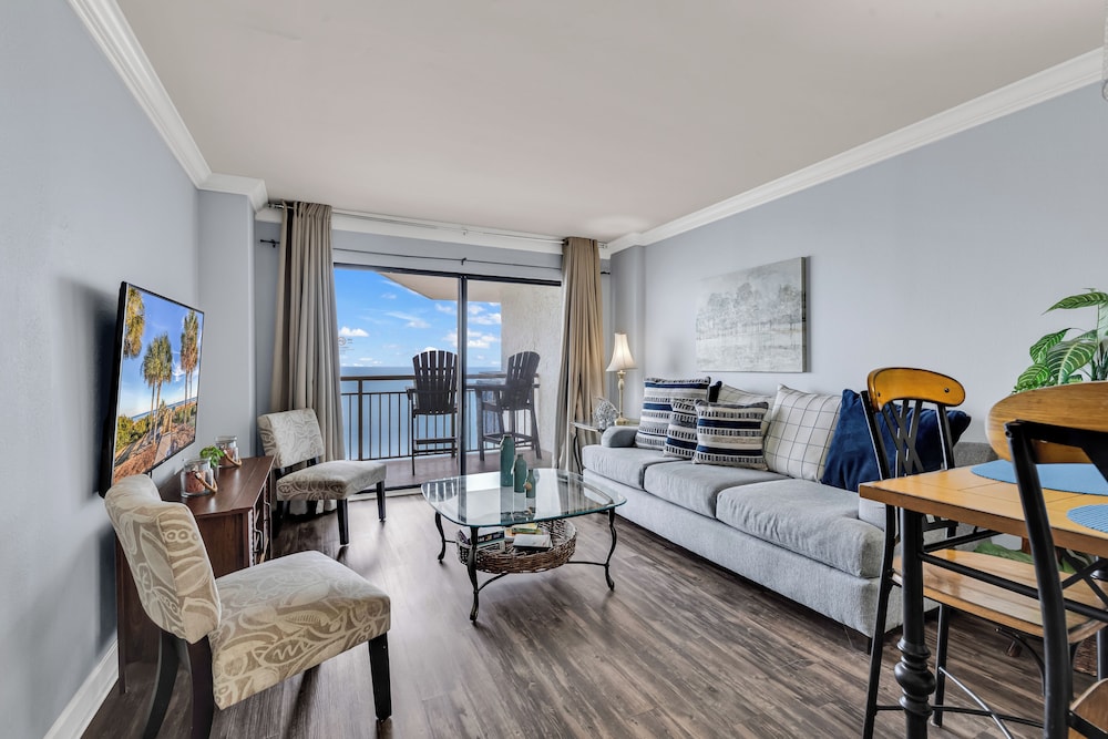 Family Condo, 2 Bedrooms, Pool Access, Beach View