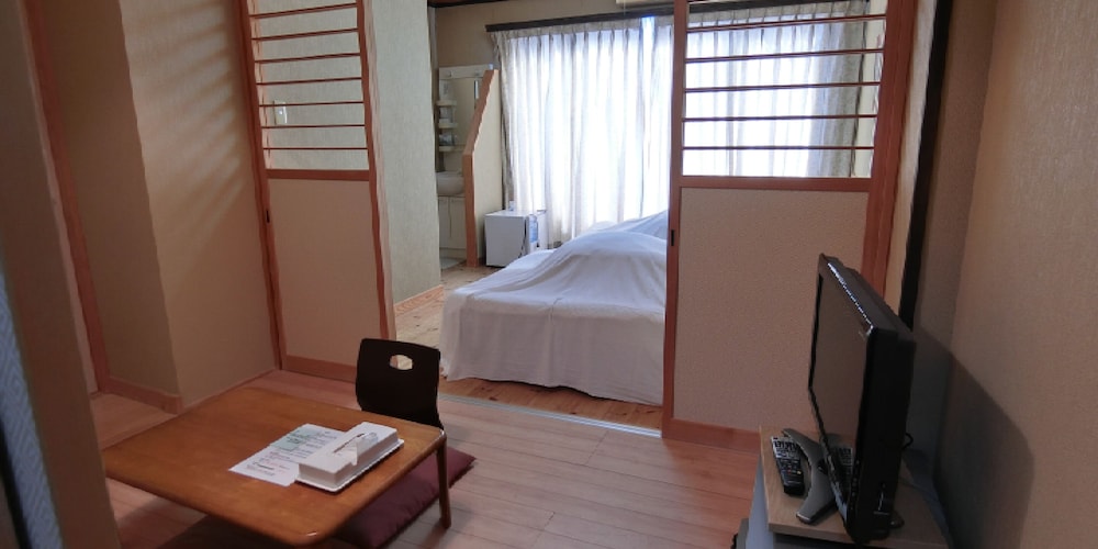 Economy Twin Room - 102 photo 2