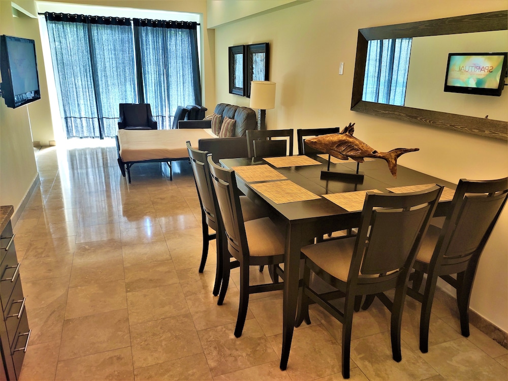 Executive Suite, 2 Bedrooms - Photo 4