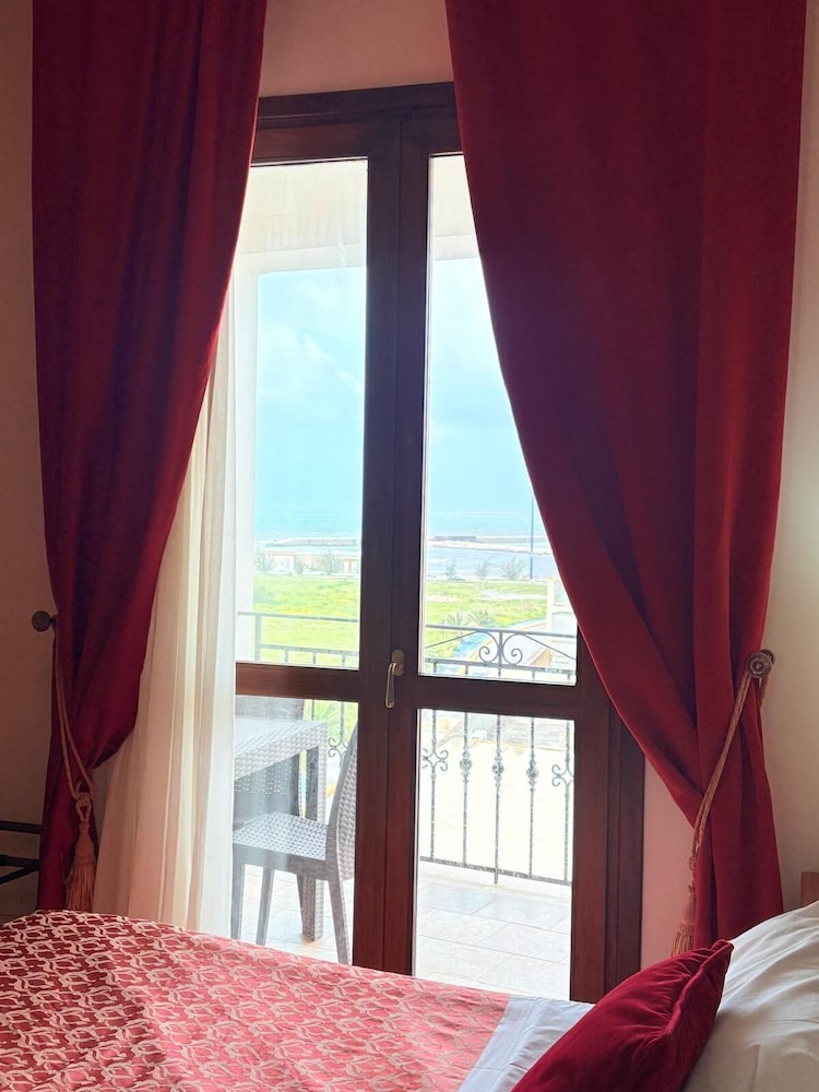 Standard Twin Room - Photo 4