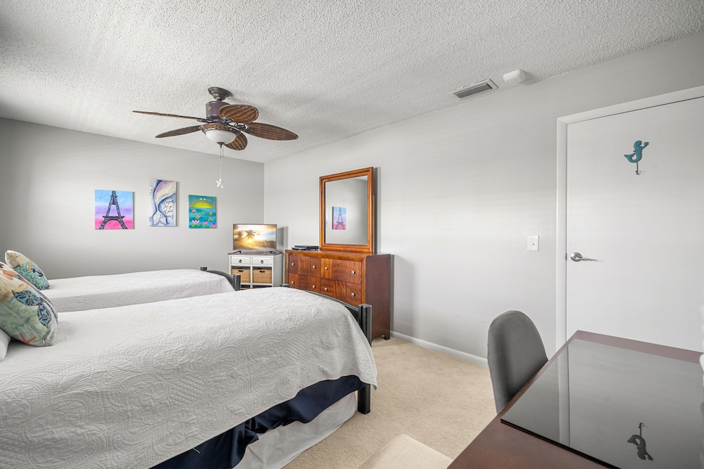 Condo (2 Bedrooms) photo 1