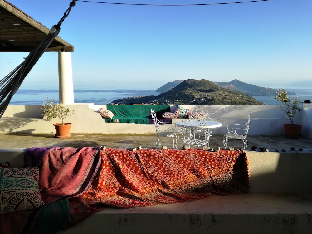 Apartment, 1 Bedroom, Patio, Sea View (La Ginostra) photo 2
