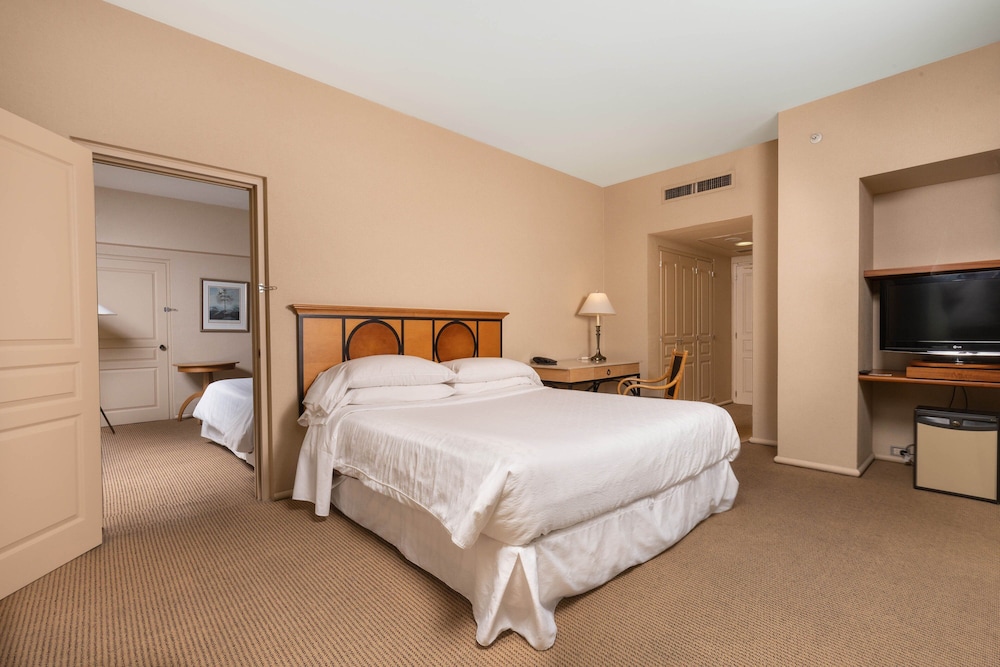 Junior Suite, 2 Bedrooms, City View photo 1