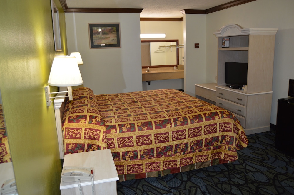 Standard Room, 1 King Bed photo 2