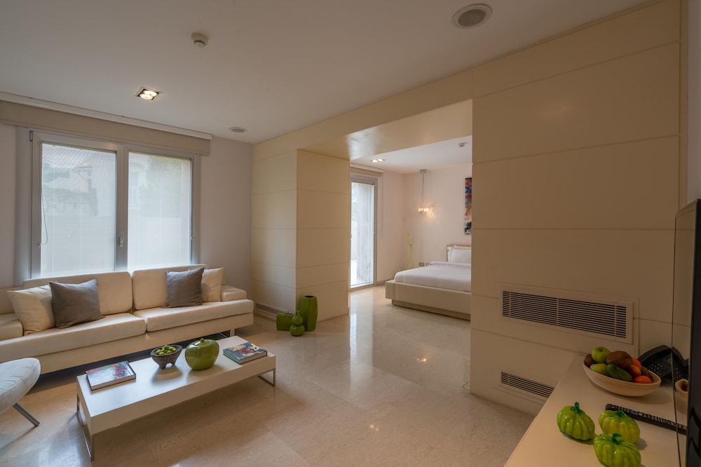 Standard Room - Photo 9