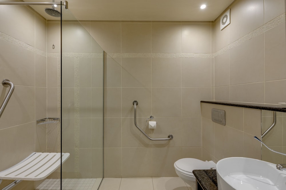 Room, 1 King Bed, Garden View - Photo 4