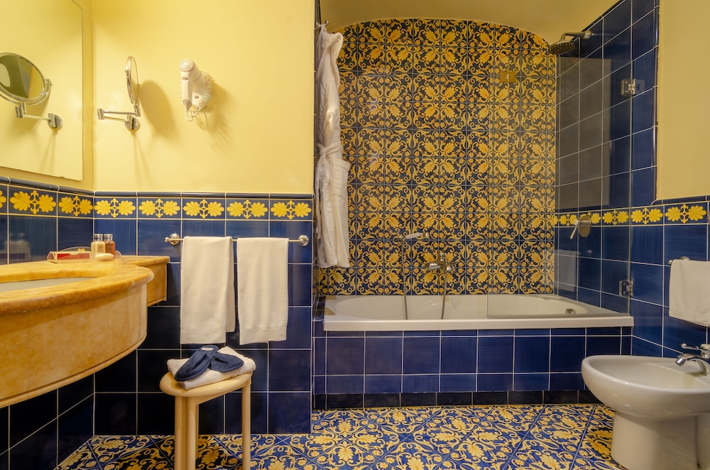 Superior Triple Room, Garden View - Photo 4