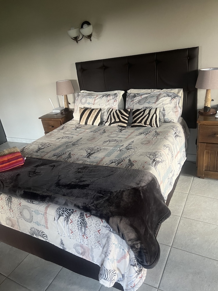 Comfort Double Room with One Double Bed and 2 Adults Occupancy (Non Smoking) photo 1