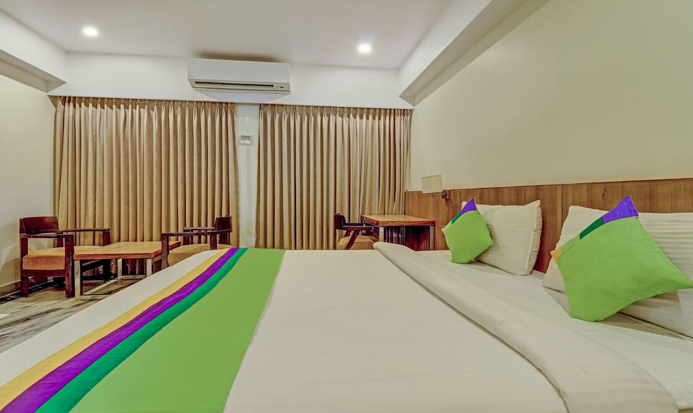 Deluxe Room - Photo 15