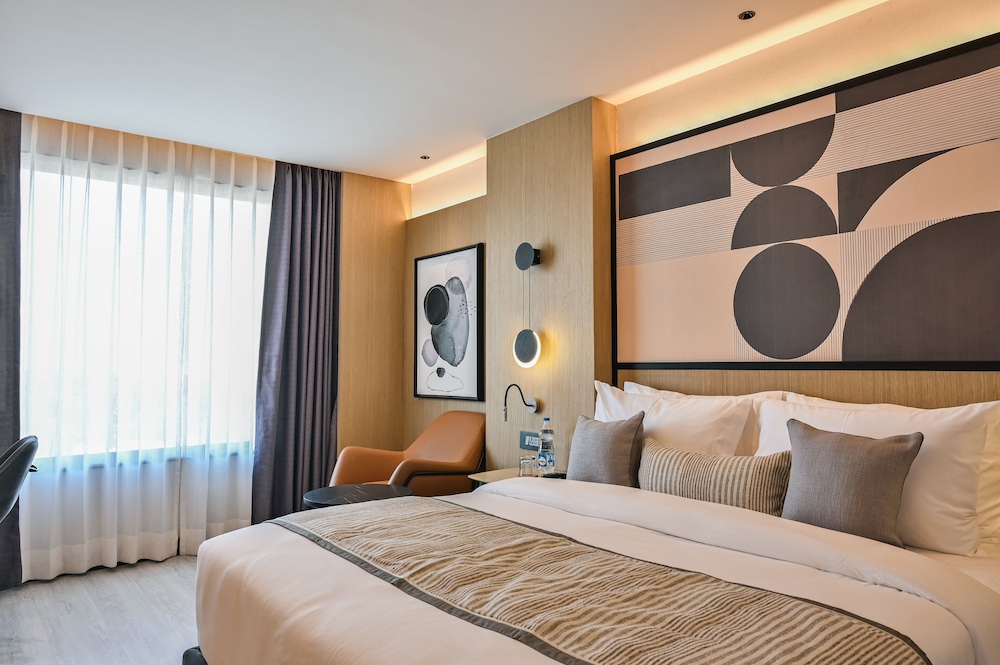 Suite - Photo 22