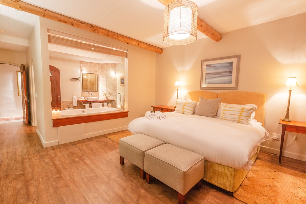 Luxury Room, 1 King Bed photo 2