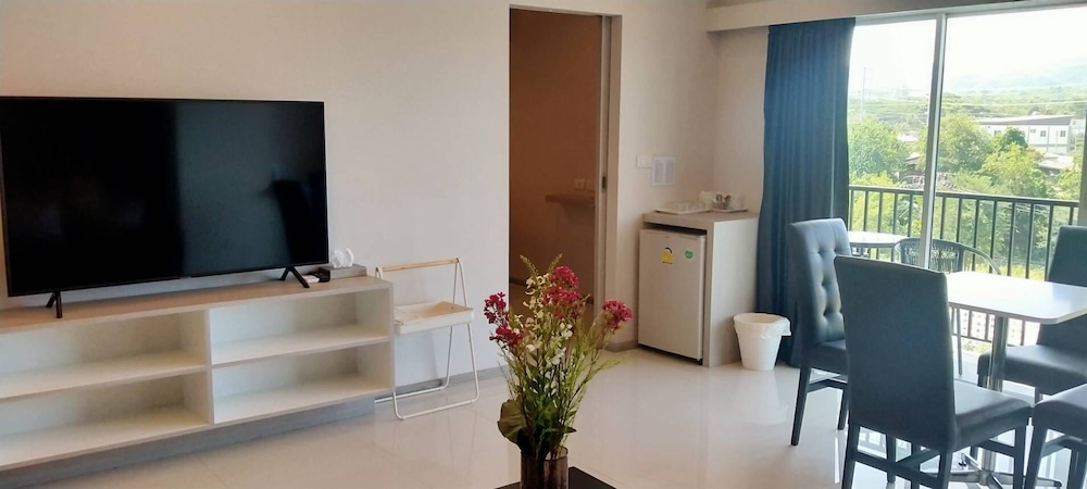 Deluxe Suite - Photo 4