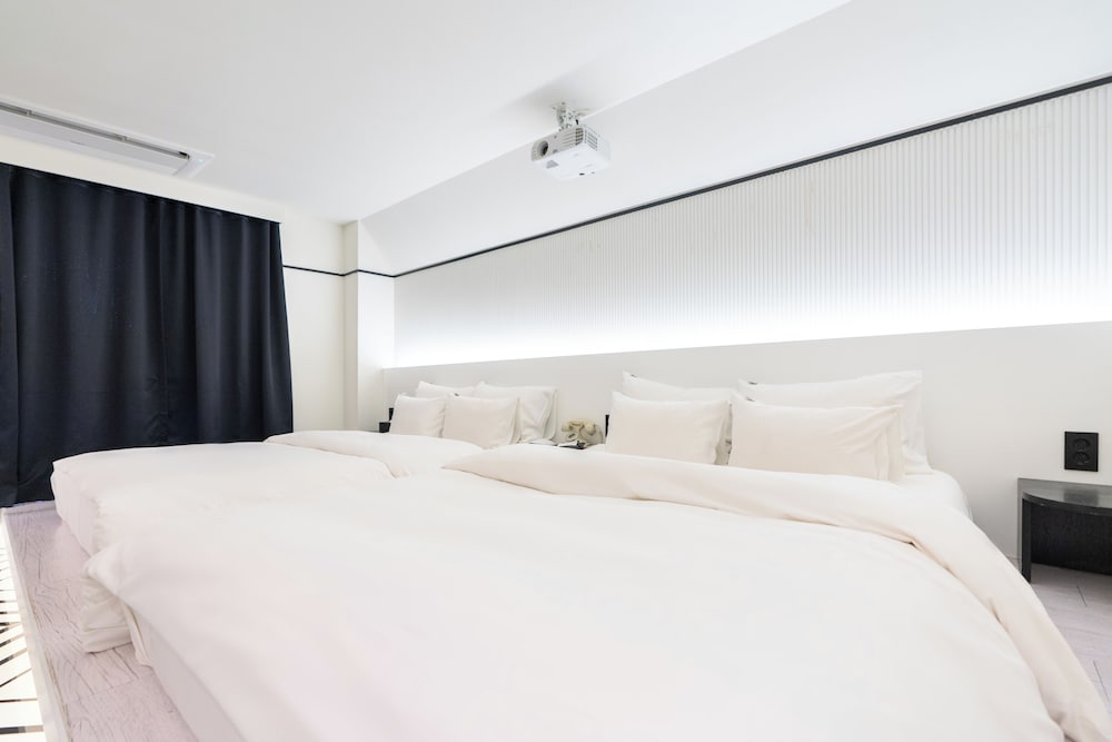 Premium Room - Photo 6