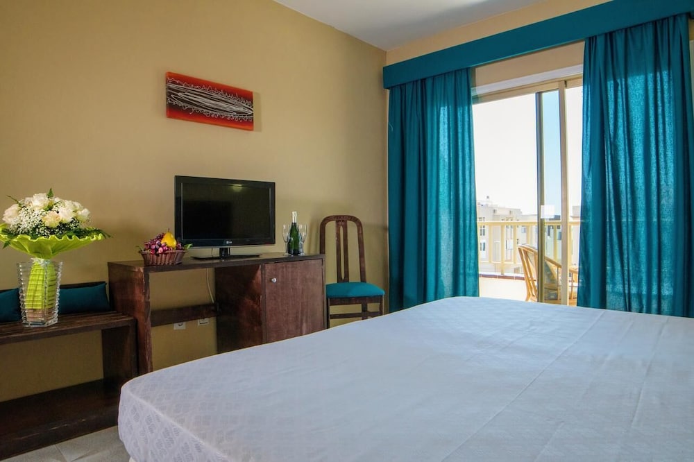Standard Double Room, 2 Twin Beds - Photo 7