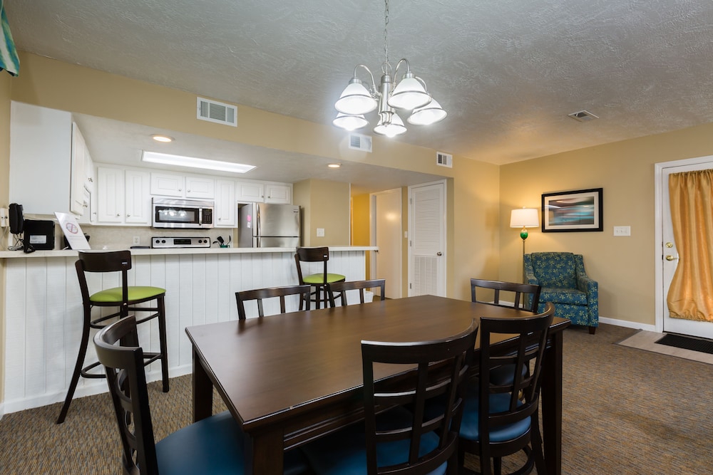 Condo, 3 Bedrooms - Photo 9