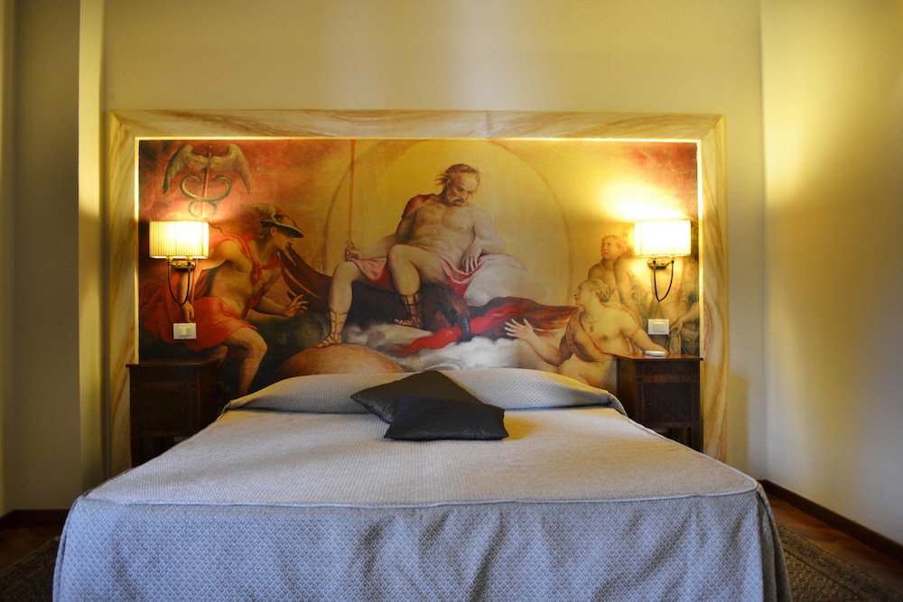 Traditional Apartment, 2 Bedrooms (SPA Access Included) photo 2
