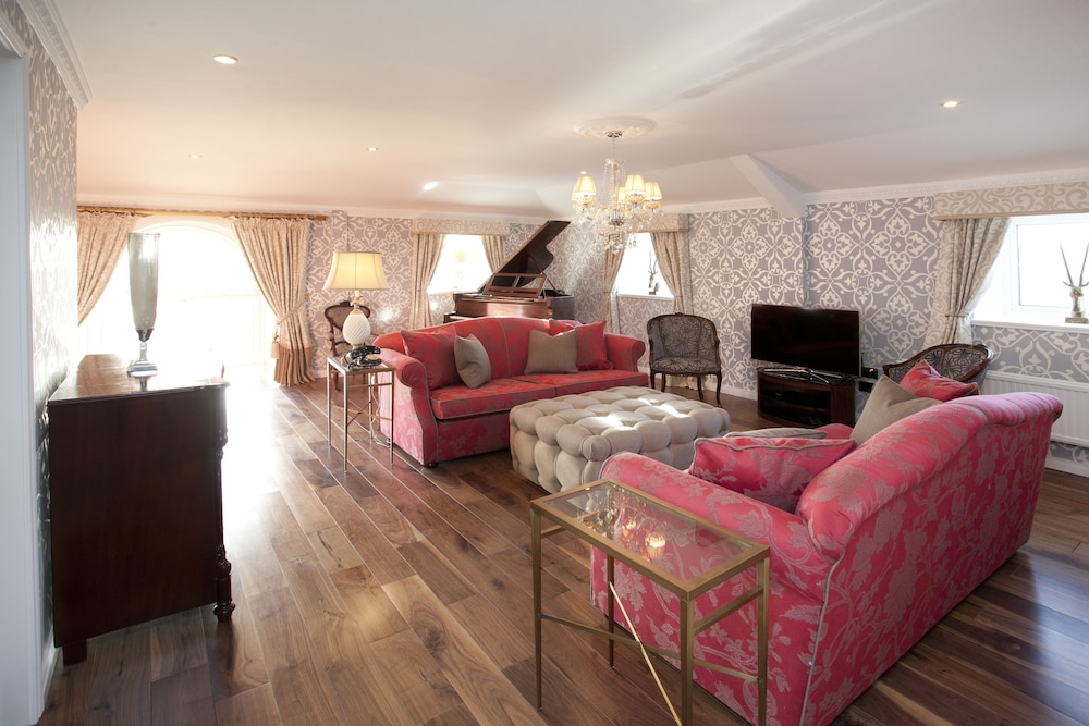 Suite, 1 King Bed, Non Smoking, Kitchenette, photo 6