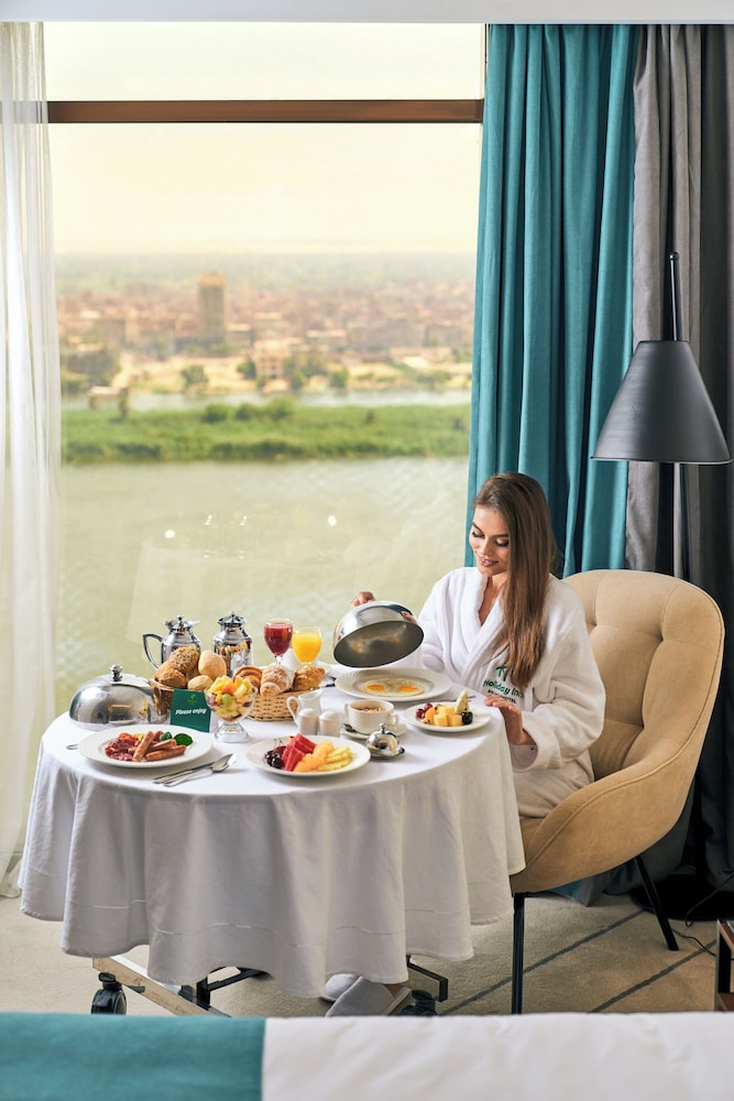 Suite, 1 Bedroom, Smoking, City View