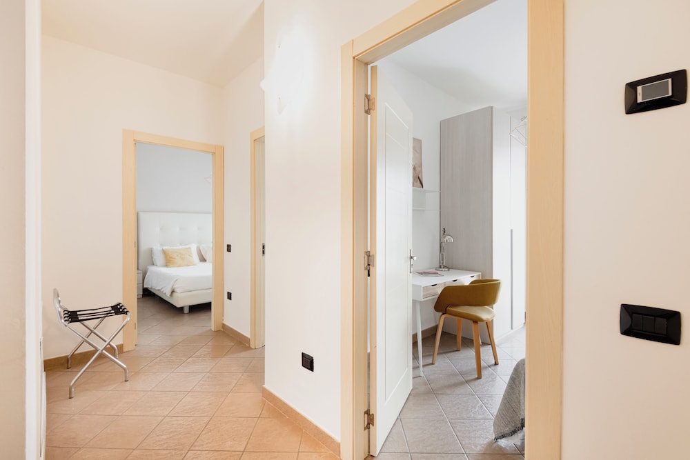 Classic Apartment, 2 Bedrooms, Garden Area photo 2