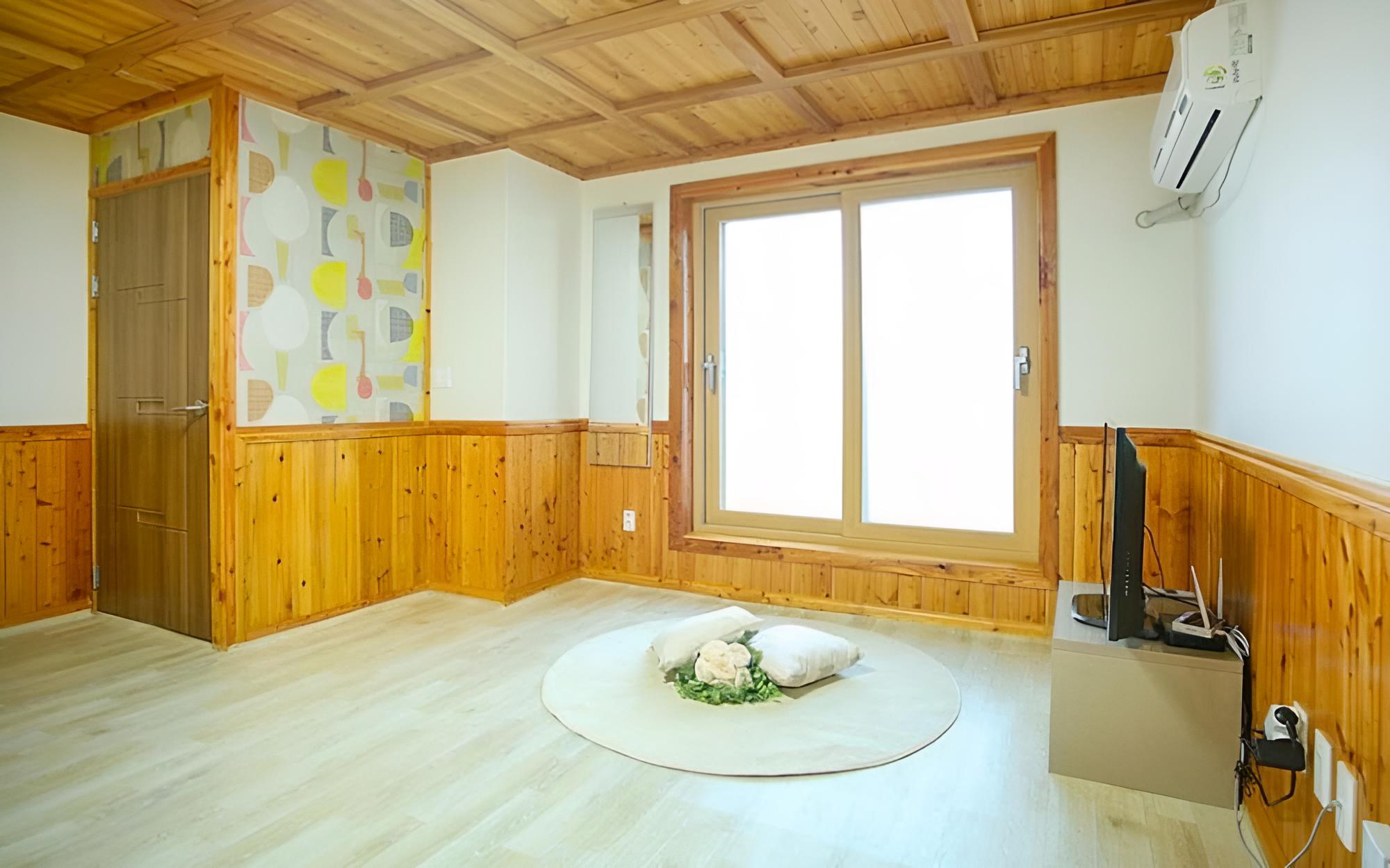 Room (Building B Cheonghwasan (1F))