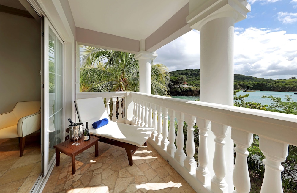Suite, Garden View thumbnail 5