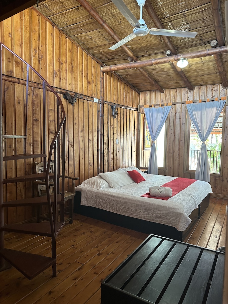 Family Room, Multiple Beds