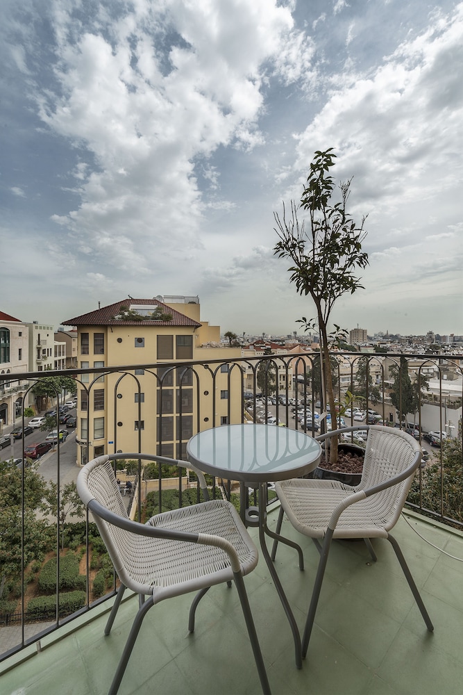 Superior Double or Twin Room, Balcony, City View photo 3