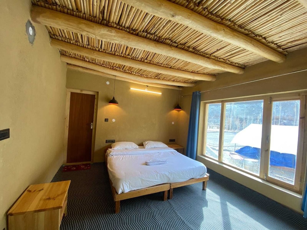 Deluxe Room - Photo 8