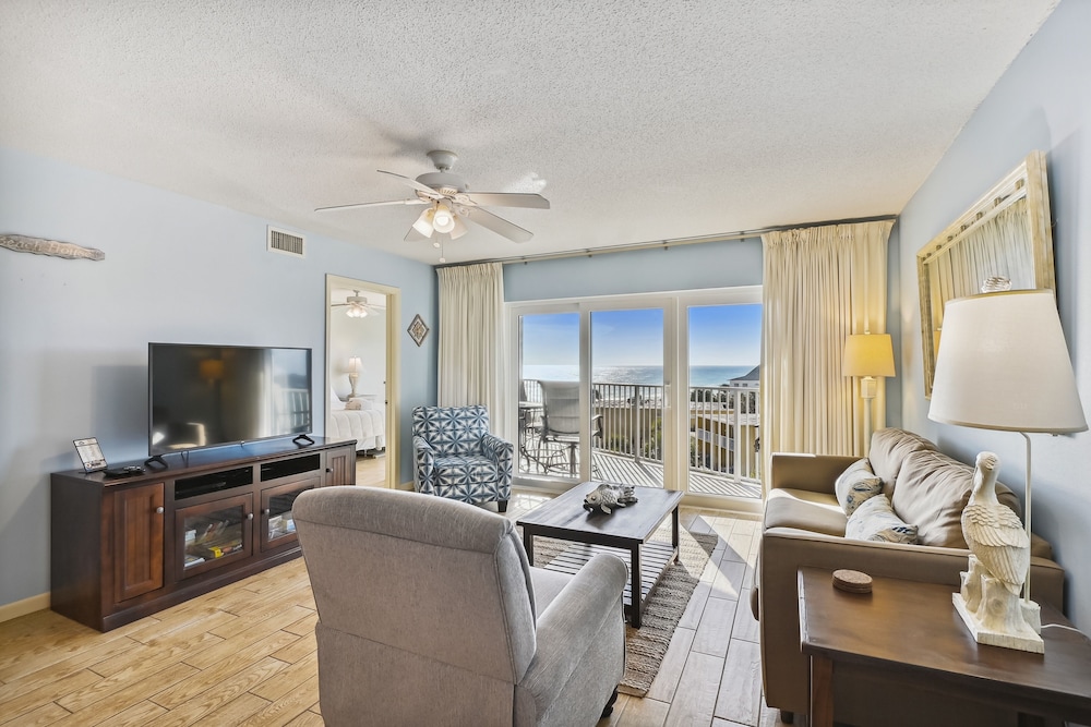 Condo, 2 Bedrooms