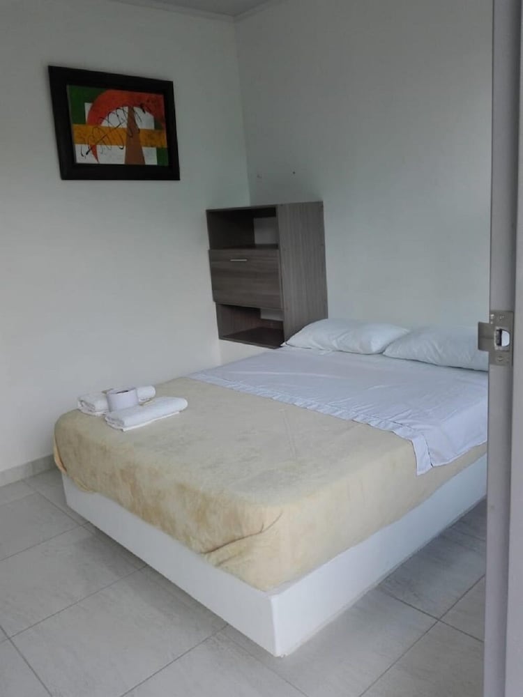 Double Room, 1 Queen Bed photo 1