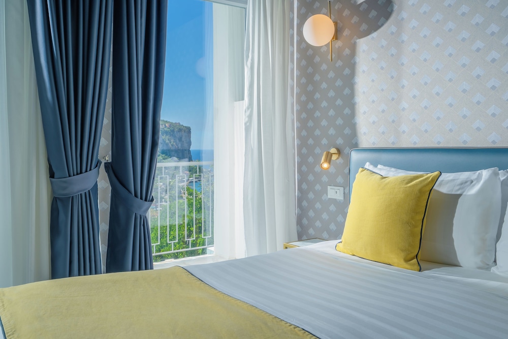 Junior Studio Suite, Sea View - Photo 12