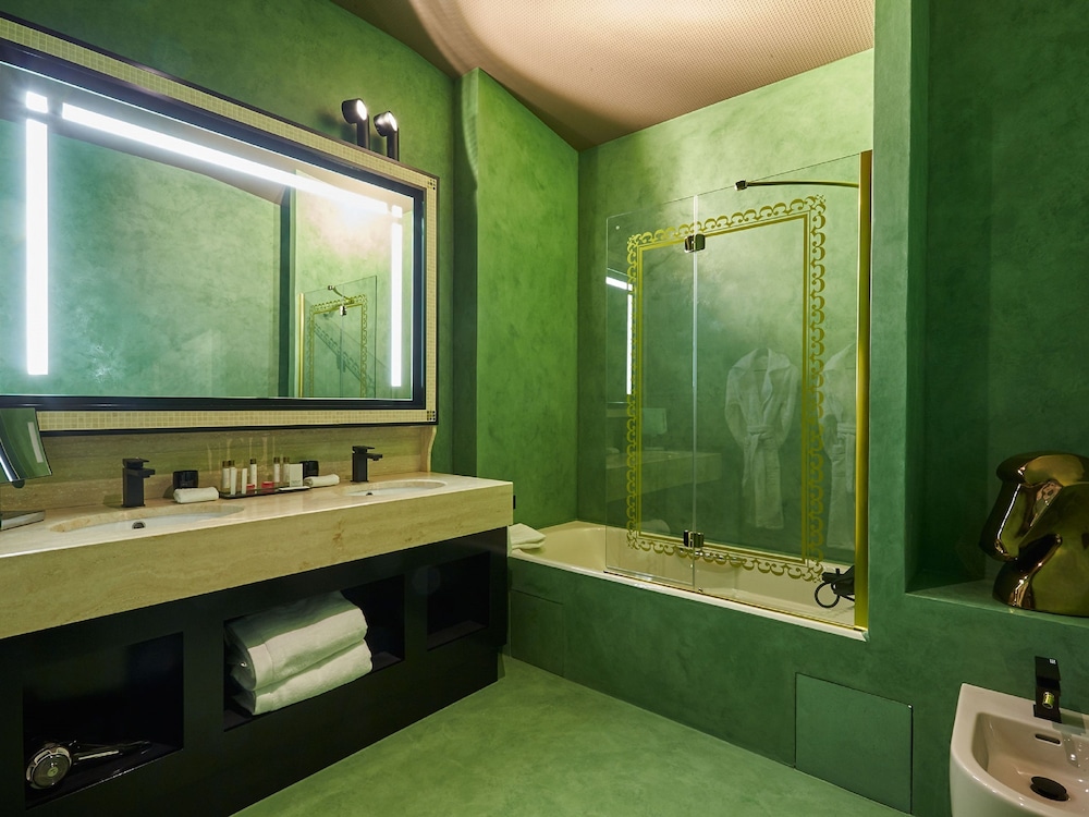 Deluxe Double or Twin Room photo 3