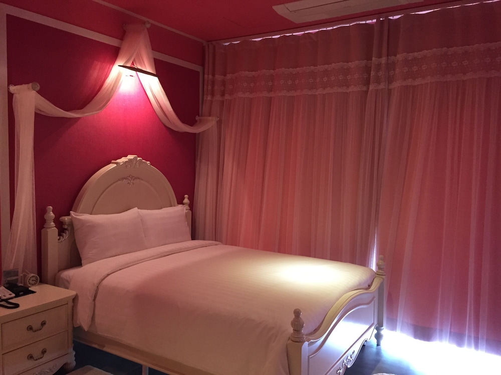 Signature Room