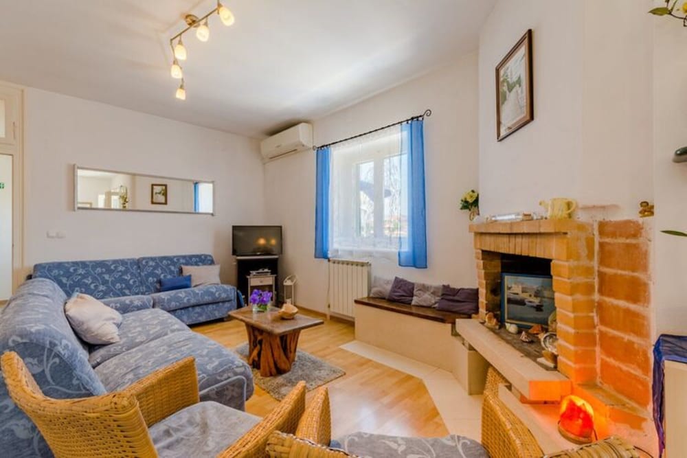 Villa photo 2