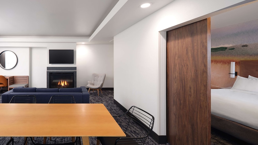 Room, 1 Bedroom, Accessible, Balcony (Mobility, Roll-In Shower)