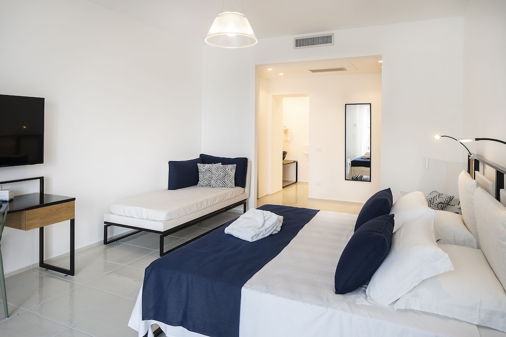 Triple Room, Sea View - Photo 6